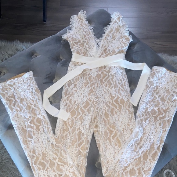 White lace jumpsuit - Picture 3 of 4